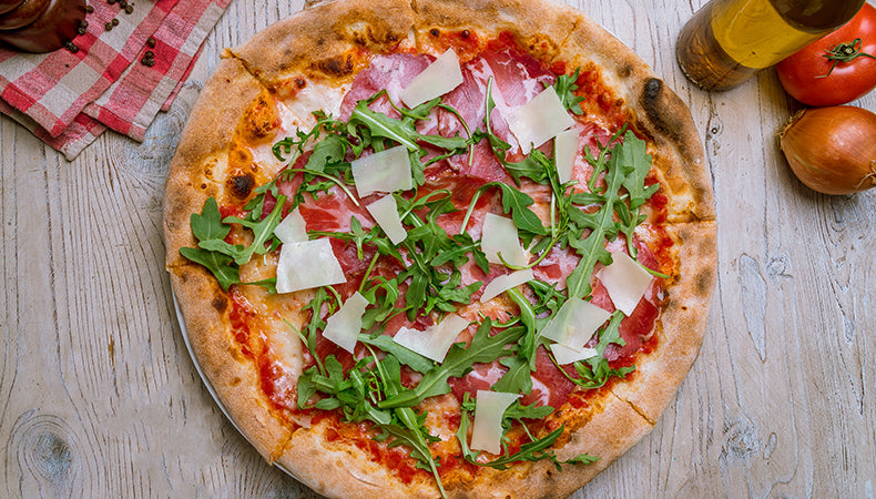 Bee Sting Grilled Pizza and Prosciutto Arugula Pizza Recipe

  
- Masterbuilt