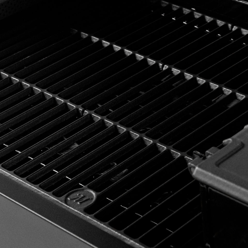 AutoIgnite™ Series 545 Digital Charcoal Grill and Smoker - Masterbuilt