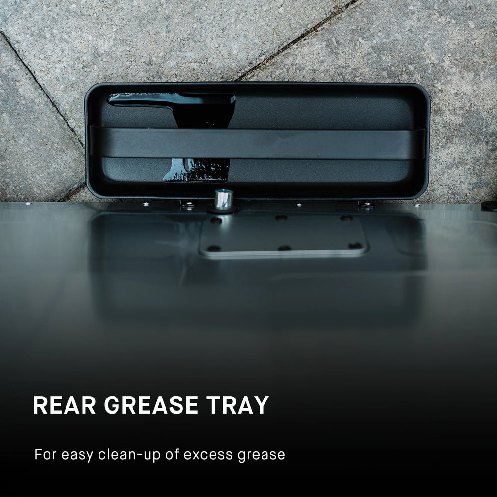 Rear grease tray for easy clean-up of excess grease
