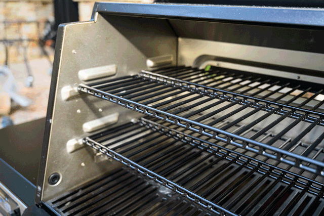 Masterbuilt Gravity Series 560 digitale houtskoolbarbecue en -rookoven Masterbuilt Gravity Series 560 digitale houtskoolbarbecue en -rookoven